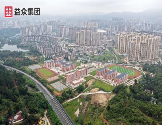 右江区龙景六小、十二中即将投入使用