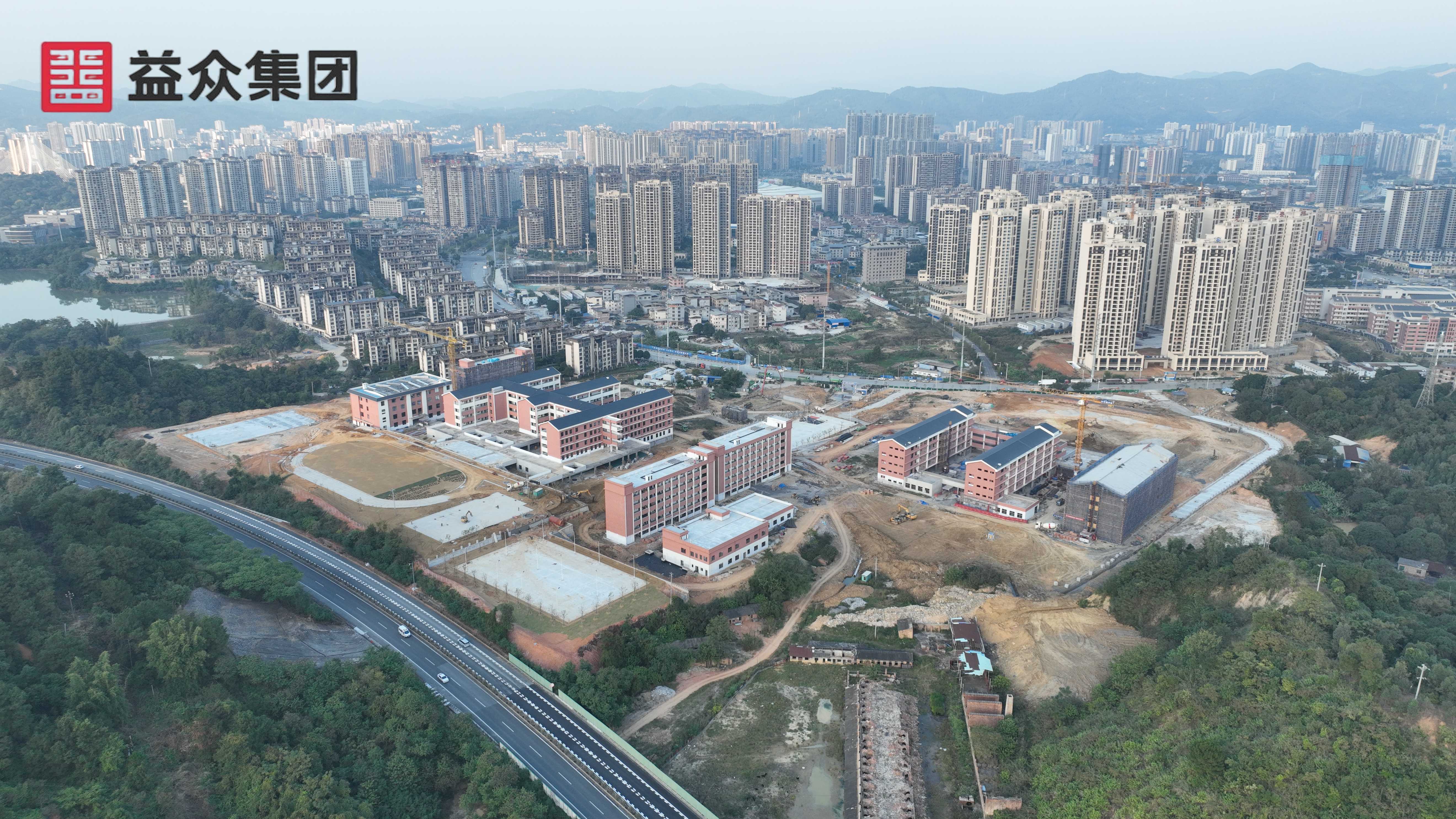 龙景六小、十二中航拍图